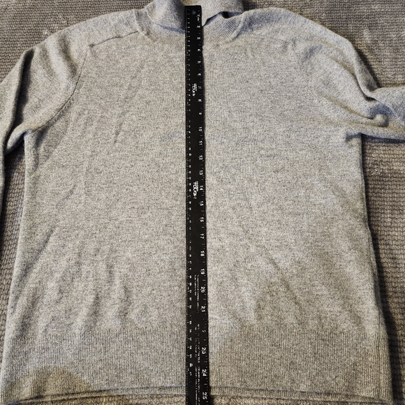 Quince Mongolian cashmere Turtleneck sweater Heather Gray Sz L Quiet Luxury, - Picture 8 of 9